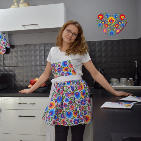 Fartuch kuchenny biały łowicki jak sukienka, ludowy - szyty na zamówienie Fartuch kuchenny biały łowicki jak sukienka, ludowy - szyty na zamówienie